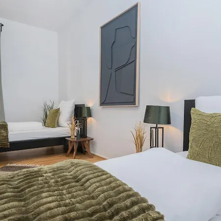 Appartement Liteliving Zentrum - 115qm Business-apartment Nahe Messe Duesseldorf Mit 2 Schlafzimmern & Arbeitsplaetzen Krefeld