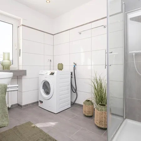 Liteliving Zentrum - 115qm Business-apartment Nahe Messe Duesseldorf Mit 2 Schlafzimmern & Arbeitsplaetzen Appartement Krefeld