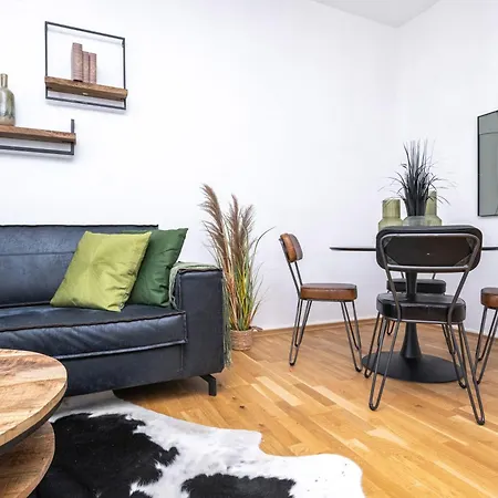 Appartement Liteliving Zentrum - 115qm Business-apartment Nahe Messe Duesseldorf Mit 2 Schlafzimmern & Arbeitsplaetzen